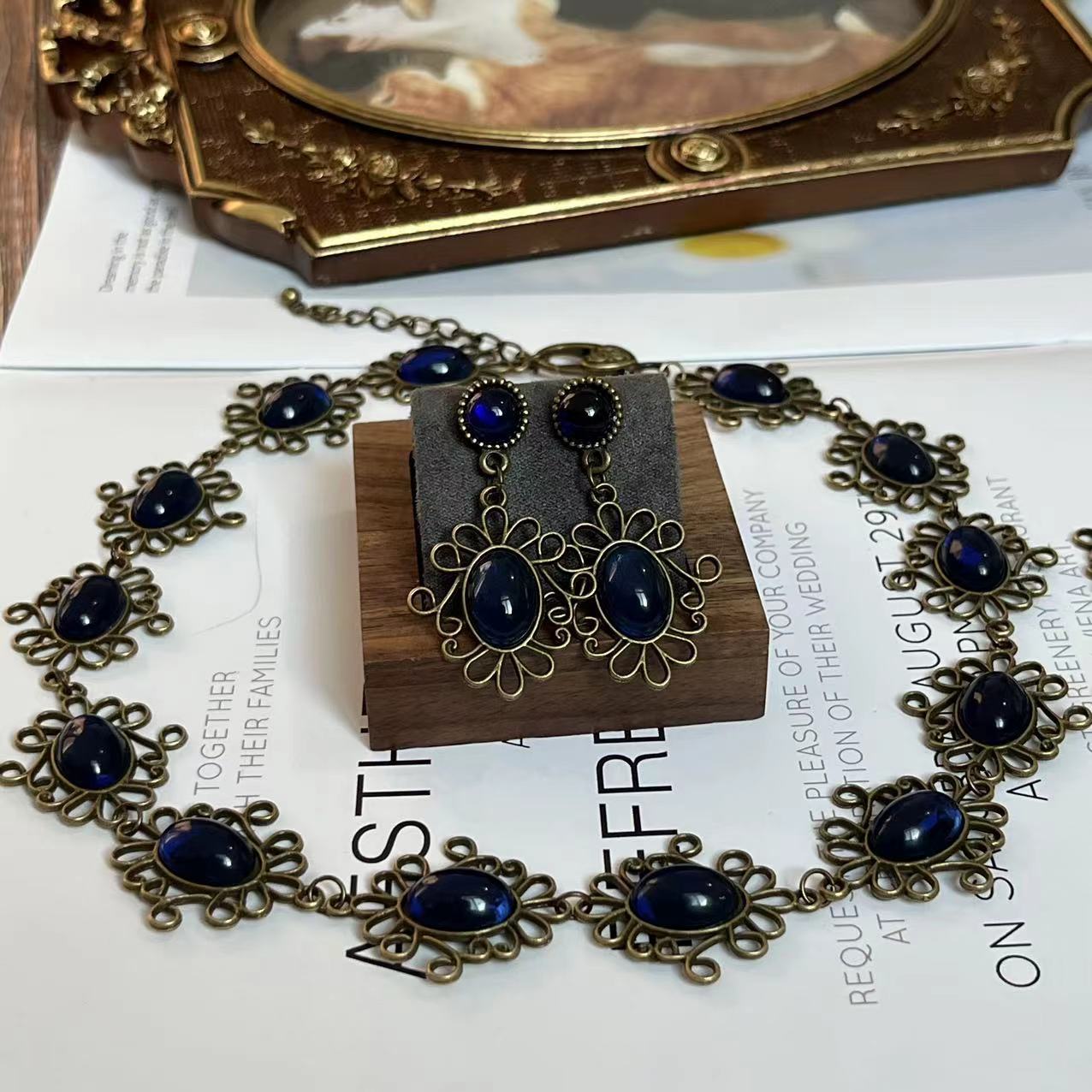 Historical Queen Anne Boleyn H - Women Accessories Earrings ulasan dan harga