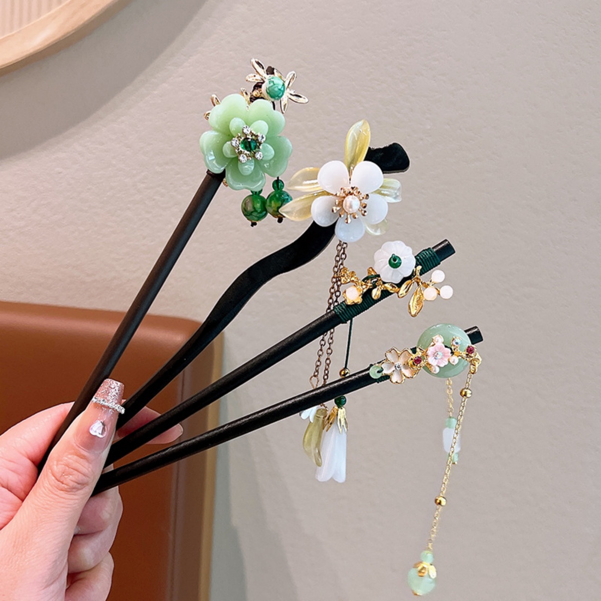 Exquisite Flower Tassel Wooden - Women Accessories For Hand ulasan dan harga